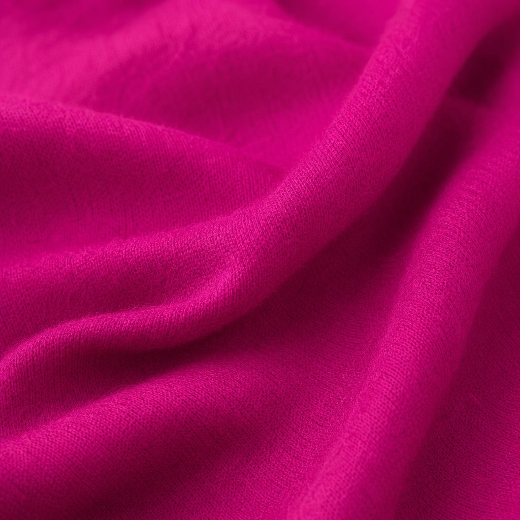 Fine Wool Solid Colour — Magenta — detail